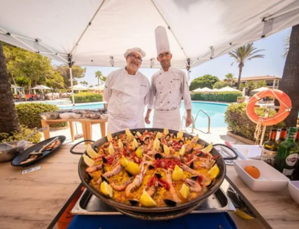 Paella v hotelu na Mallorce