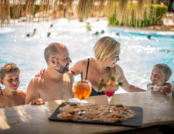 Pool bar v Colonia Sant Jordi