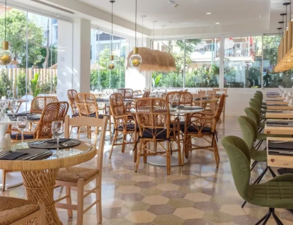 hotelová restaurace pouze pro dospělé na Mallorce